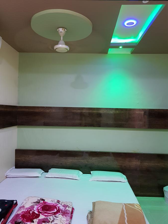 Hotel Shri Radhe Krishna Godarpura Ngoại thất bức ảnh